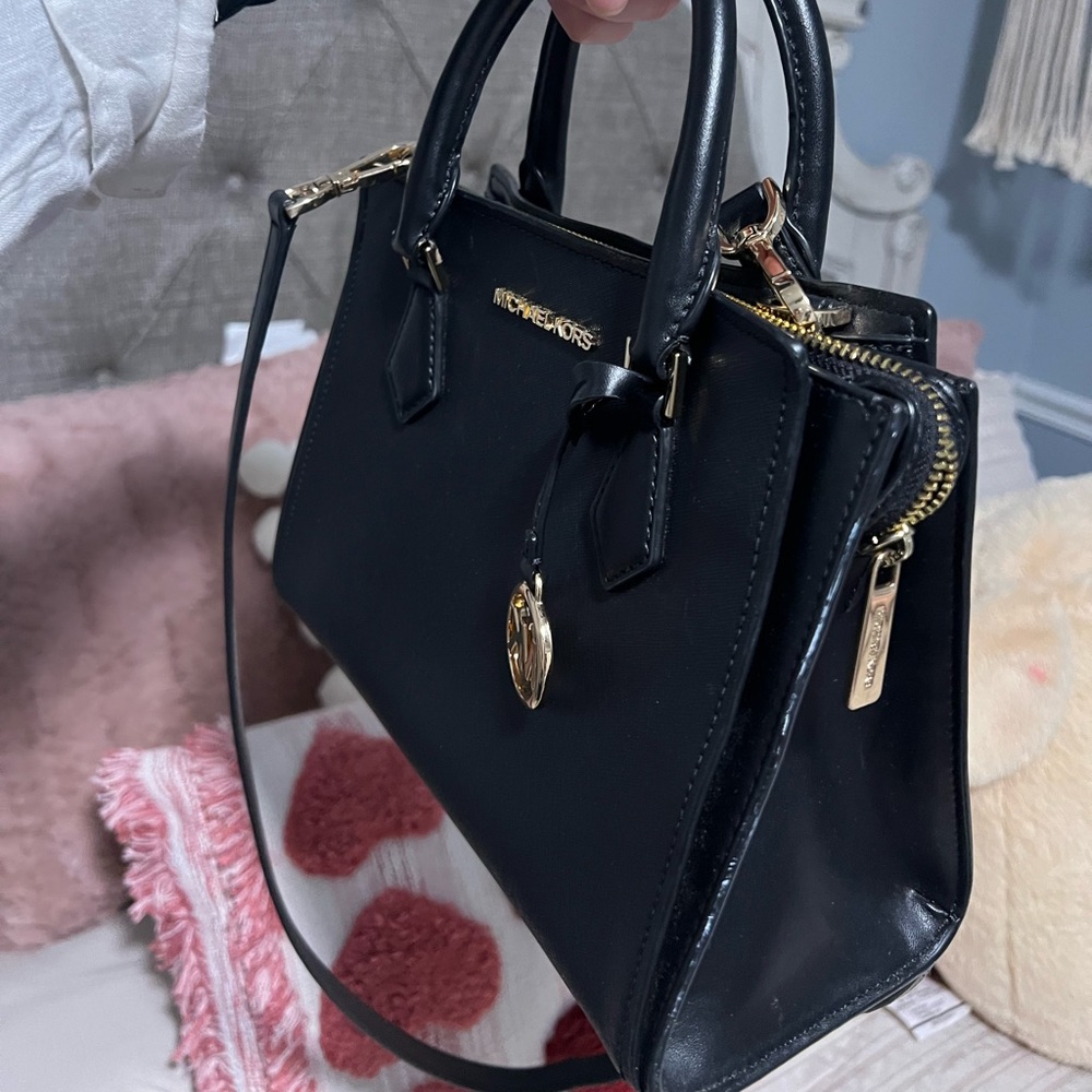 Black Michael Khors handbag